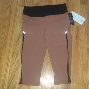 Lululemon  smooth stride crop pants Sz 8